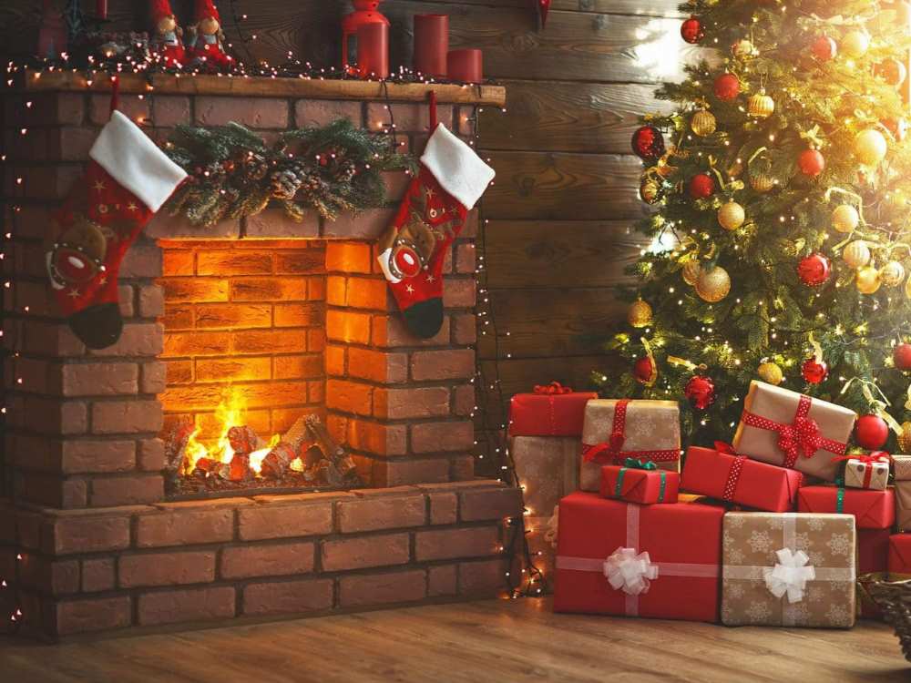 Bucuria Cadourilor de Crăciun Gravate: O Amintire Personală în Aur și Argint
